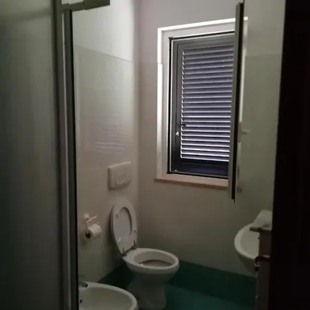 Alojamento de Acomodação e Pequeno-almoço A Casa Mia Anzio